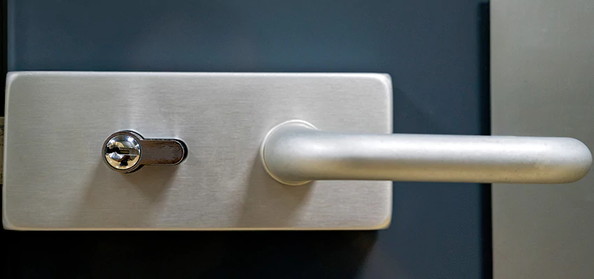 Change Patio Door Locks in Yreka, California